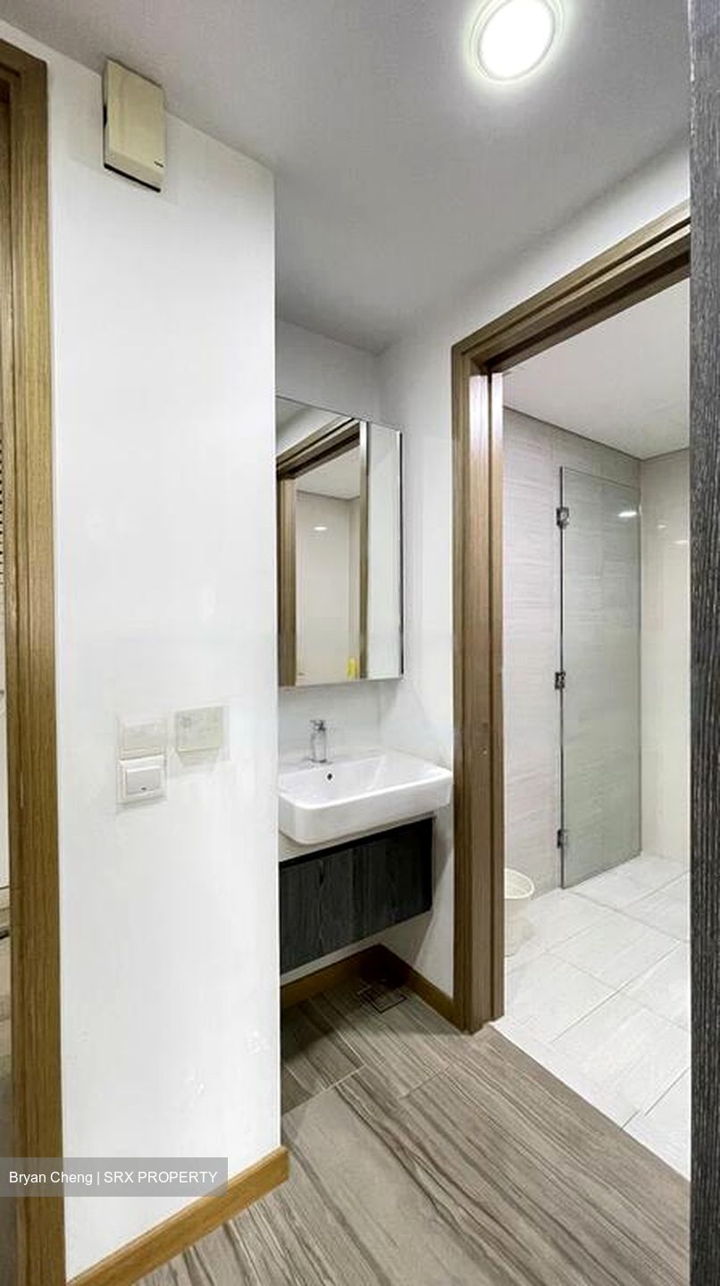 Lakeville (D22), Condominium #587579401